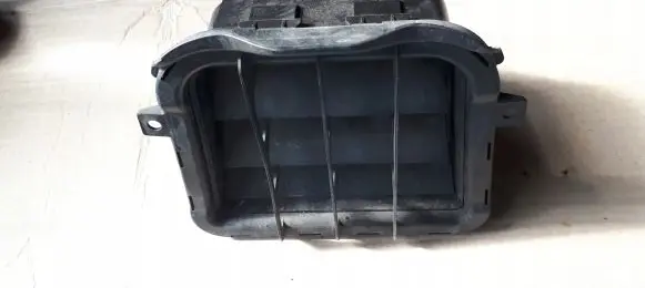 Audi A7 S7 4G Quarter panel pressure vent 4G8819302