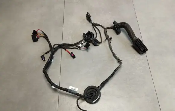 Audi A5 Sportback 8TA Rear door wiring loom 8T8971688AA