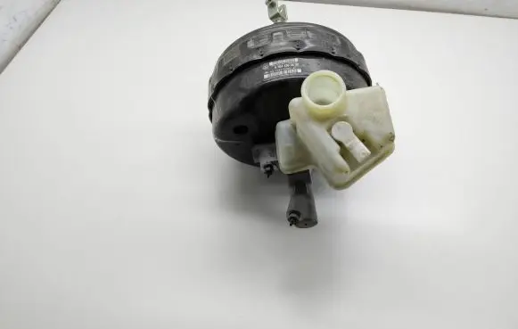 Mercedes-Benz GLK (X204) Brake booster A2044303630