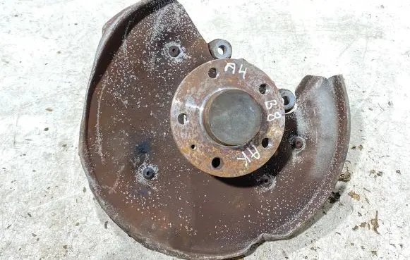Audi A4 S4 B8 8K Rear wheel hub spindle/knuckle 