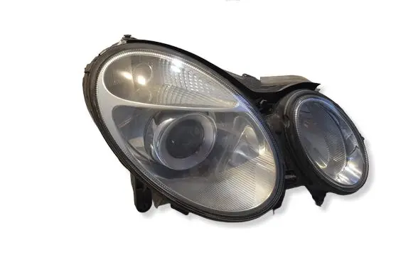 Mercedes-Benz E W211 Headlight/headlamp 5DV00829000 A0028202426