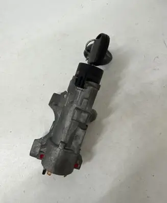 Volkswagen Polo Ignition lock 4B0905851B
