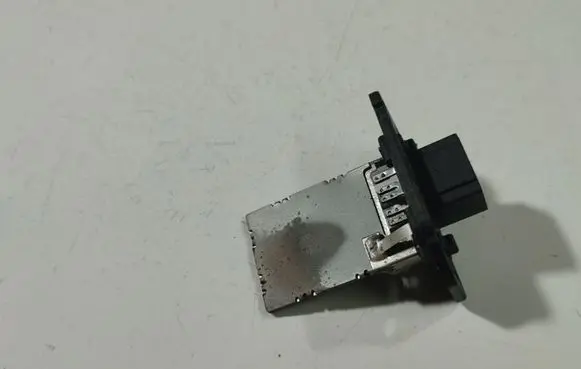 KIA Ceed Heater blower motor/fan resistor 