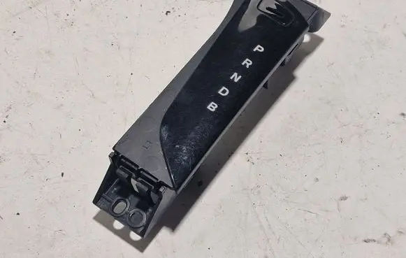 Toyota C-HR I Gear shift selector indicator 76K510