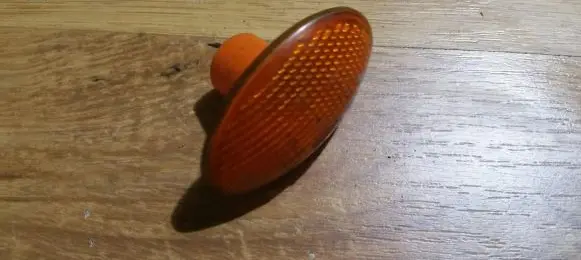 Front fender indicator light