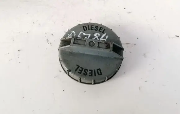 Toyota Avensis T220 Fuel tank filler cap 
