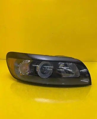 Volvo C30 Headlight/headlamp 30657169