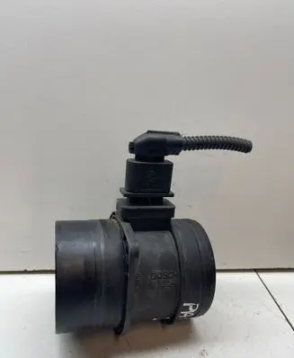 Volkswagen PASSAT CC Mass air flow meter 0281002735