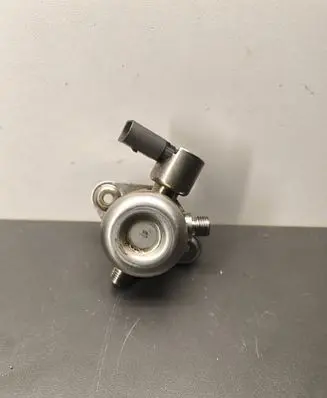 BMW 5 F10 F11 Fuel injection high pressure pump 7595339 7005935292 0375292