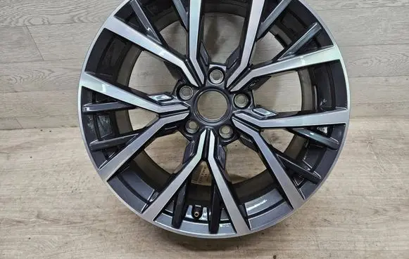 Volkswagen Tiguan R17 alloy rim 5NA601025AA