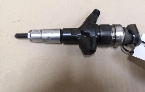 Subaru Legacy Fuel injector 16613AA030