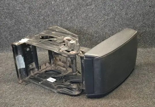 Skoda Octavia Mk2 (1Z) Armrest 1Z0864207A