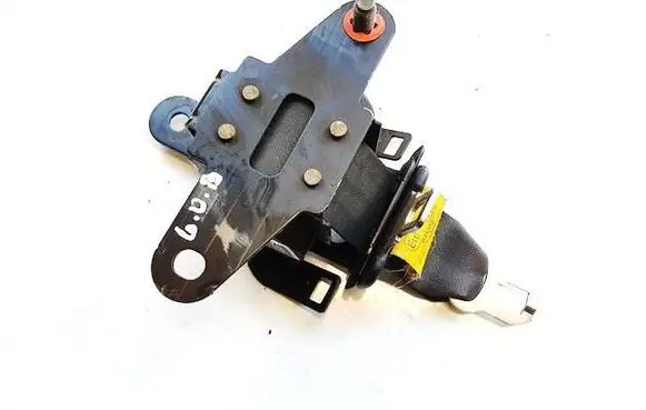 Middle seatbelt (rear)