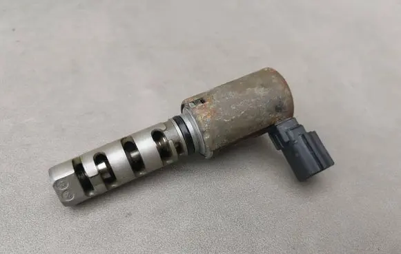 Lexus RX 330 - 350 - 400H Valve oil control 