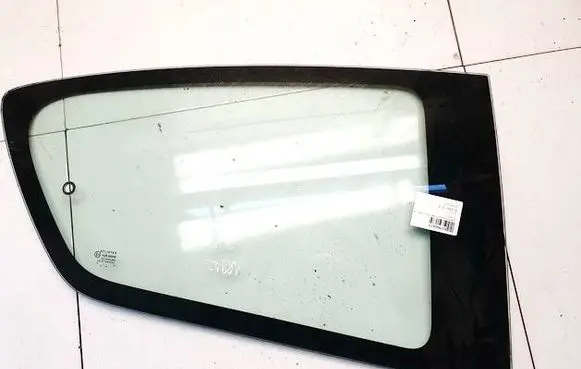 Toyota RAV 4 (XA20) Rear side window as2