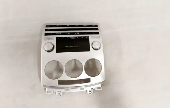 Mazda 5 Central console control unit 