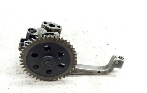 Volkswagen Touareg I Oil pump 070115153