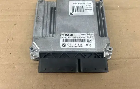 BMW 3 E90 E91 Engine control unit/module 7823420 0281014572 030292306