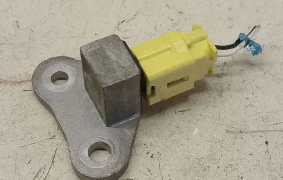 Nissan Qashqai+2 Airbag deployment crash/impact sensor FA1GZ 2082 12116