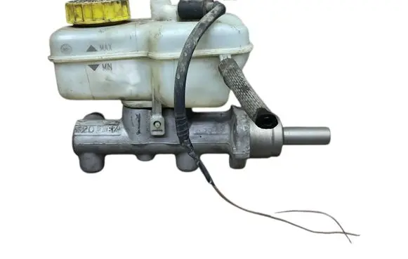 Skoda Fabia Mk2 (5J) Master brake cylinder X5617