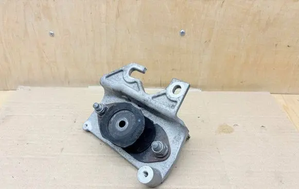 Renault Captur Engine mount bracket 112228880R