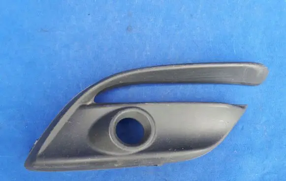 Mazda 3 III Front bumper lower grill BAJC50C11