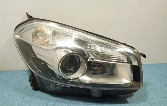 Nissan Qashqai Headlight/headlamp
