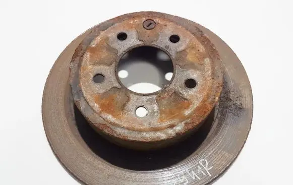 Nissan Qashqai Rear brake disc neventiliuojamas