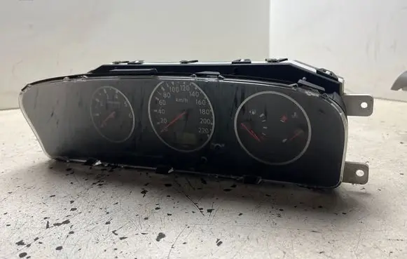 Nissan X-Trail T30 Speedometer (instrument cluster) 