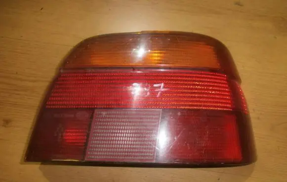 BMW 5 E39 Rear/tail lights 8358032 2vp00724002