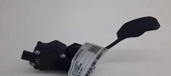 Toyota RAV 4 (XA30) Accelerator throttle pedal 7811042030