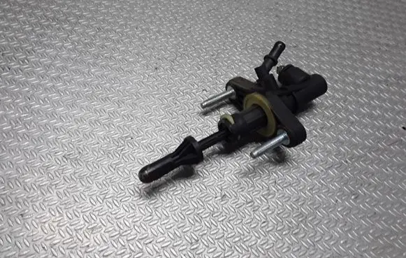 Toyota Yaris Clutch master cylinder