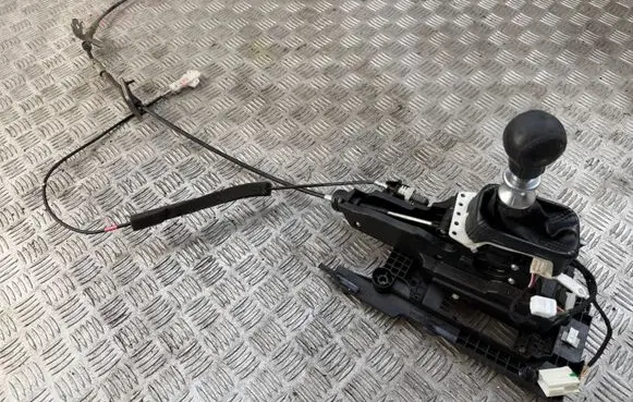 Peugeot 4007 Gear shifter/selector 2400A205