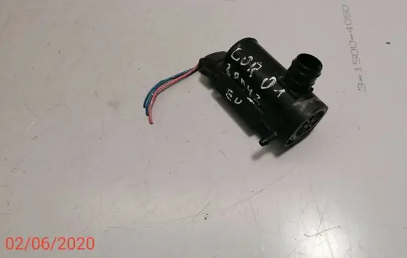 Toyota Corolla E120 E130 Windscreen/windshield washer pump 85330-44010