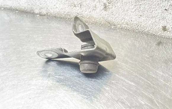 Opel Insignia A Radiator support slam panel bracket 13248768