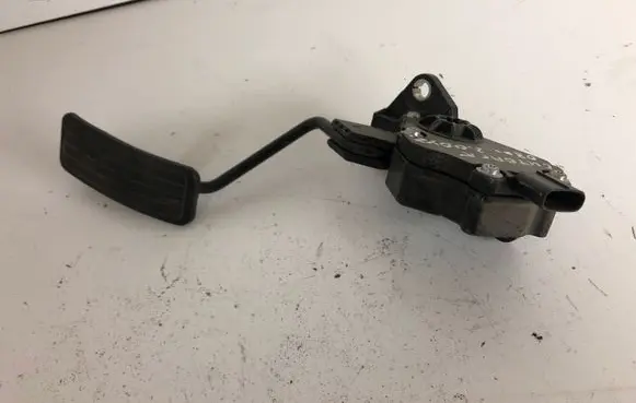 Subaru Outback Accelerator throttle pedal 36010AG110 1988007090