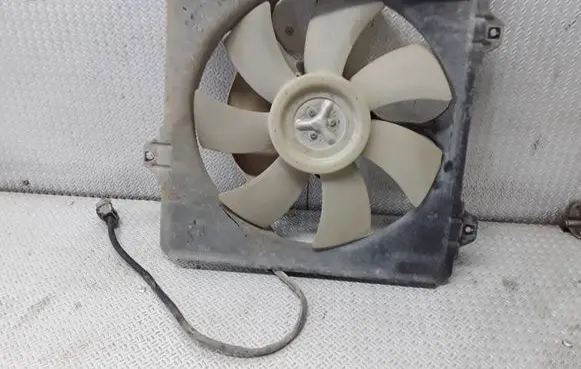 Toyota RAV 4 (XA20) Electric radiator cooling fan