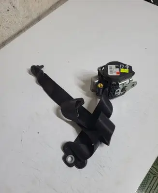 Mercedes-Benz B W245 Front seatbelt 1698603385