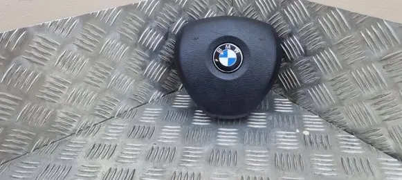 Steering wheel airbag