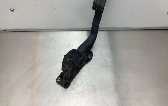 Ford C-MAX II Accelerator throttle pedal AV619F836AB 6PV01036834