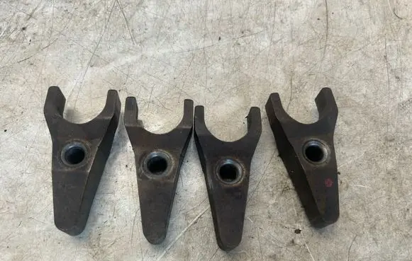 Toyota Avensis T270 Fuel Injector clamp holder