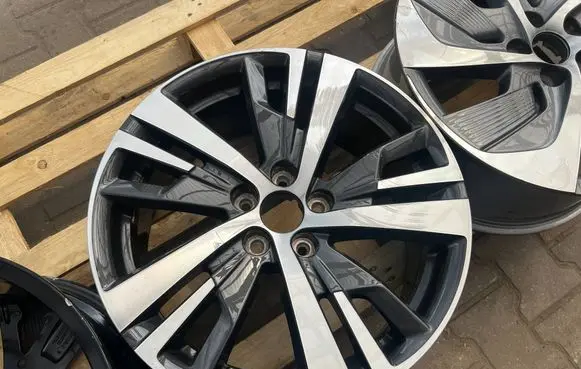 Peugeot 3008 II R18 alloy rim 9809687377