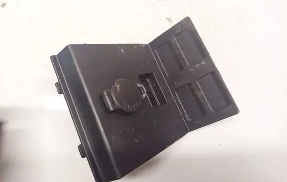 Toyota RAV 4 (XA30) Cigarette lighter 5891542010