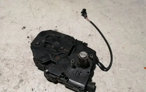 Volkswagen Transporter - Caravelle T5 Tailgate/trunk/boot lock/catch/latch 7H0827426AA