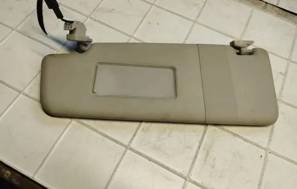 Volkswagen Touran I Sun visor