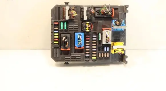 Opel Combo E Fuse box set