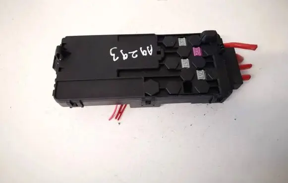 Mercedes-Benz CLS C219 Fuse box set 2115452301