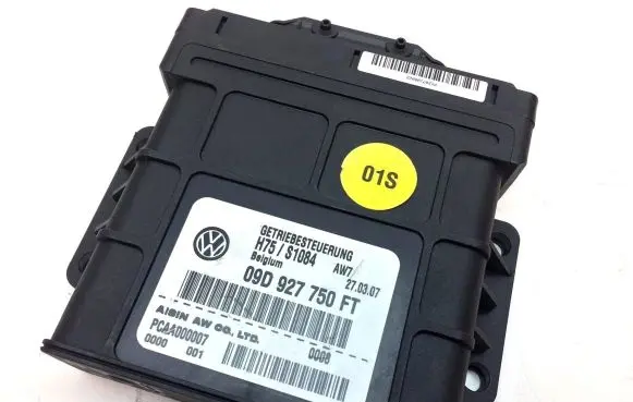 Volkswagen Touareg I Gearbox control unit/module 09D927750FT