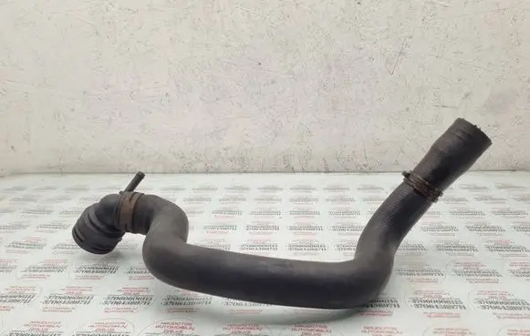 Volkswagen Golf Plus Engine coolant pipe/hose 6Q0122291E