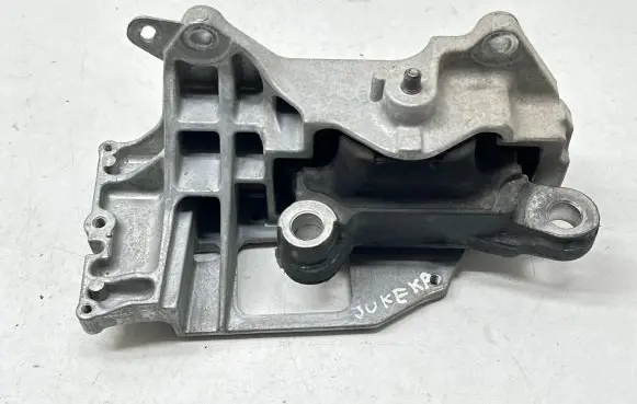 Nissan Juke I F15 Engine mount bracket